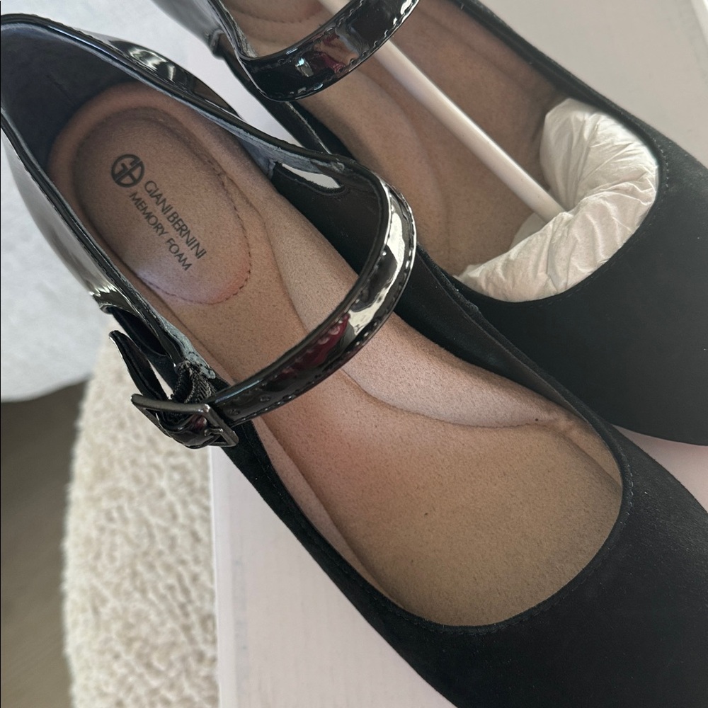 NIB! Giani Bernini Black Patent Mary Jane Suede and Leather Heels - Picture 5 of 6